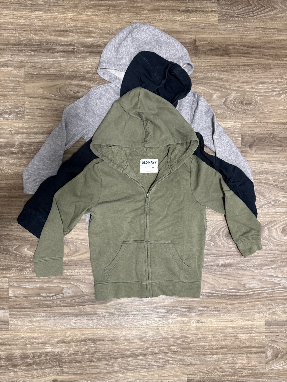 Size 5 boys set - 3 zip up hoodies - 2 Joe Fresh, 1 Old Navy